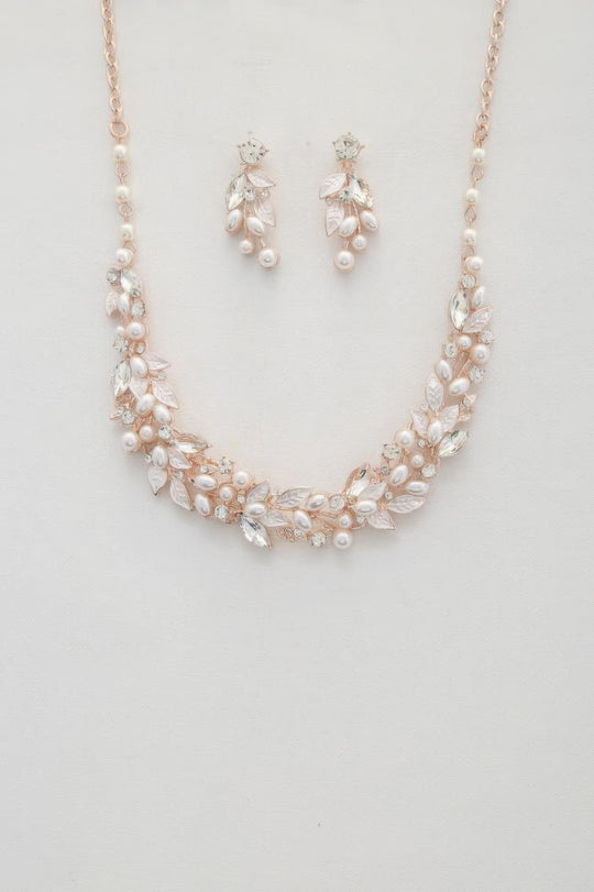 Leaf Pattern Pearl Crystal Necklace