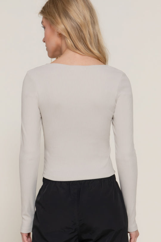 Long slv sweetheart neck seam detail knit top