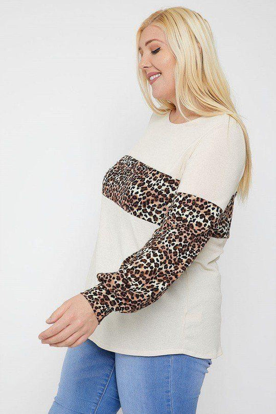 Round Neckline Contrast Print Top - bulkybox